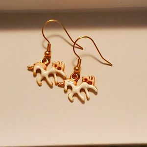 2/$10 💕Pink/White Unicorn Earrings